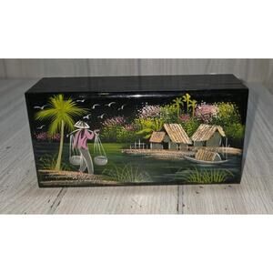 Vtg Chinese Hand Painted Lacquer Jewelry Trinket Box Velvet Lined Beautiful